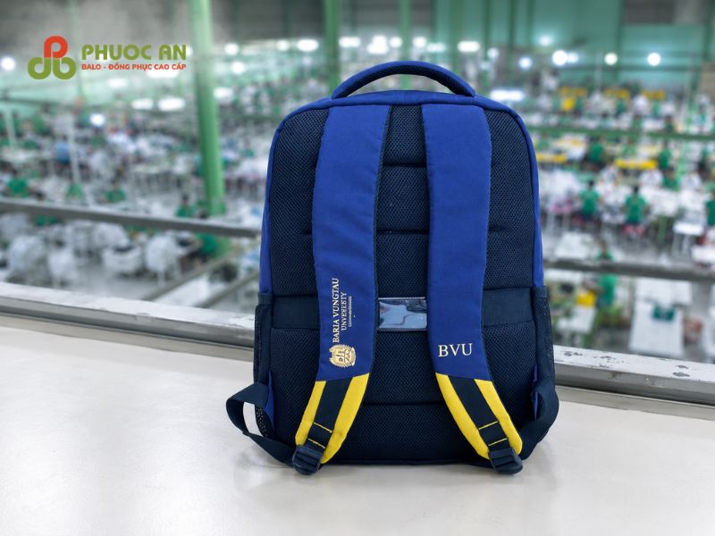 Mặt sau quai đeo đệm lưới balo trường học BARIA VUNGTAU