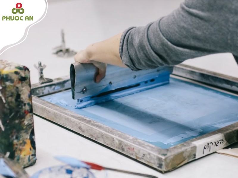 nhung-bat-cap-khi-can-tim-nha-san-xuat-balo-in-logo-quan-tan-binh