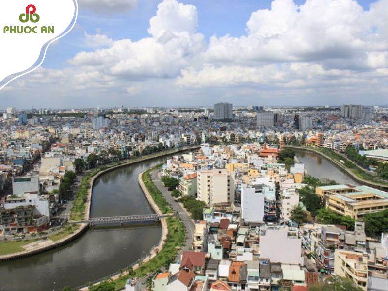 doanh-nghiep-mong-muon-gi-khi-dat-may-tai-co-so-san-xuat-balo-quan-phu-nhuan