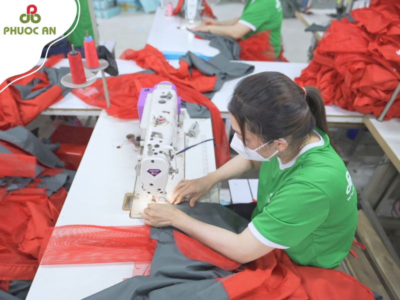 khi-nao-can-dat-may-ao-khoac-chong-nang-nu-tai-xuong