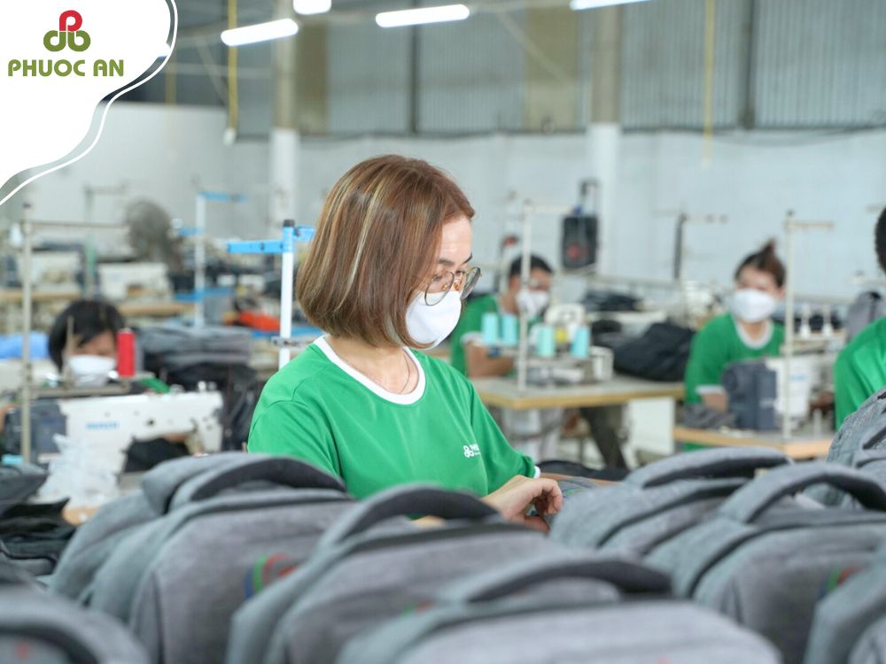 ly-do-nhieu-doanh-nghiep-chon-xuong-san-xuat-balo-theo-yeu-cau-quan-11-phuoc-an