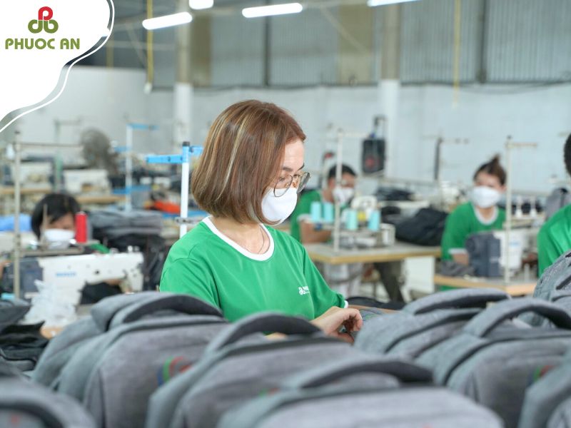 quy-trinh-qc-nghiem-ngat-tai-co-so-may-balo-in-logo-huyen-binh-chanh-phuoc-an