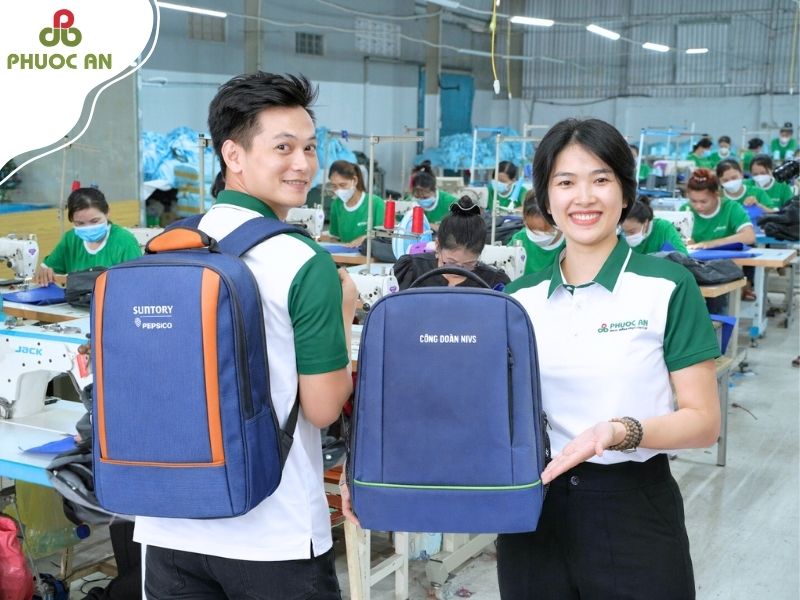 6-mau-balo-di-lam-nam-nu-in-logo-cho-doanh-nghiep