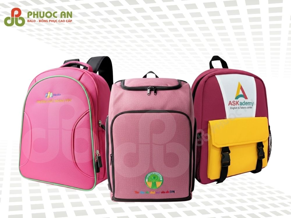 balo-mau-hong-phan-in-logo-truong-cho-hoc-sinh-cap-1-2-3