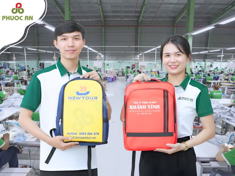 dat-may-balo-di-phuot-cho-nam-nu-in-logo-tai-may-phuoc-an