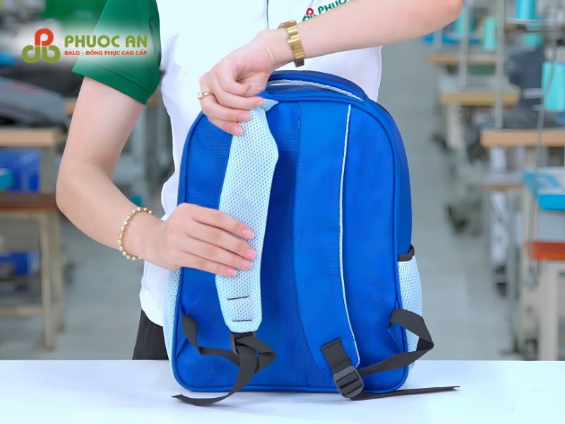 Balo cầu thủ bóng đá có quai đeo trợ lực êm ái