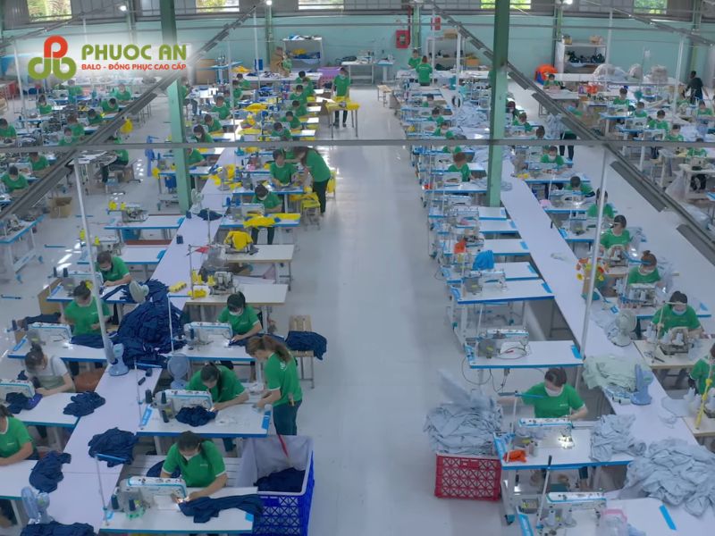 Đặt may balo bóng đá giúp tiết kiệm chi phí