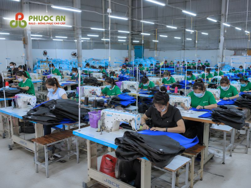 May balo quân sự in thêu logo theo yêu cầu doanh nghiệp
